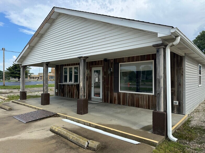 More Photos Of 445 W Elm St, Waverly General Retail For Sale