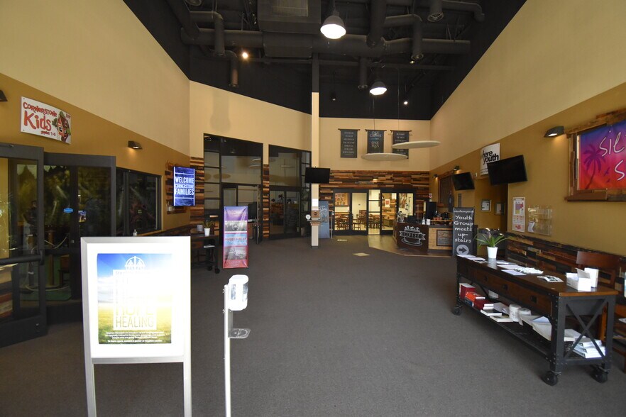 More Photos Of 73605 Dinah Shore Drive, Palm Desert Warehouse For Lease