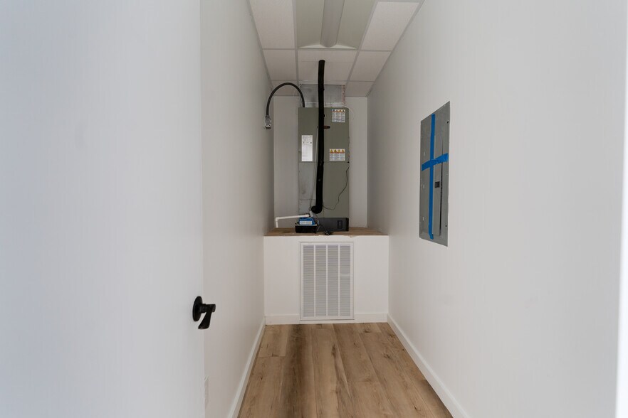 More Photos Of 23406 Kingsland Blvd, Katy Loft Creative Space For Sale