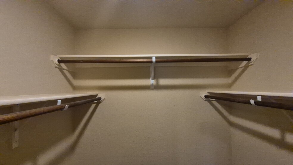More Photos Of 6866 Lakeview Dr, San Antonio Multifamily For Sale