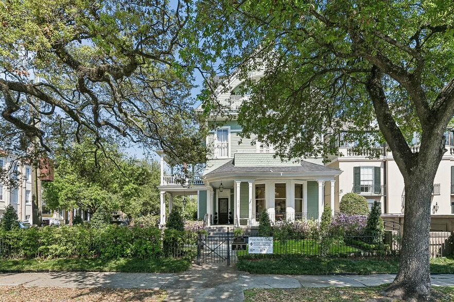 More Photos Of 2727 Saint Charles Ave, New Orleans General Retail For Sale