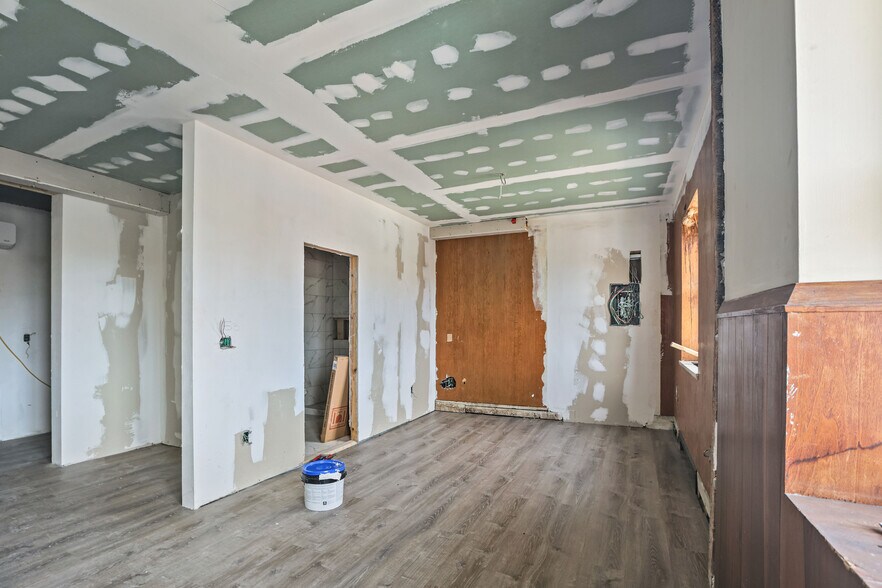 More Photos Of 255 Main St, Pawtucket Office For Sale