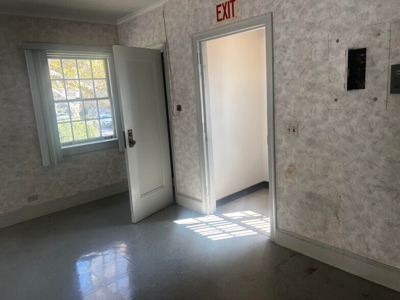 More Photos Of 257 New Dorp Ln, Staten Island Bank For Sale