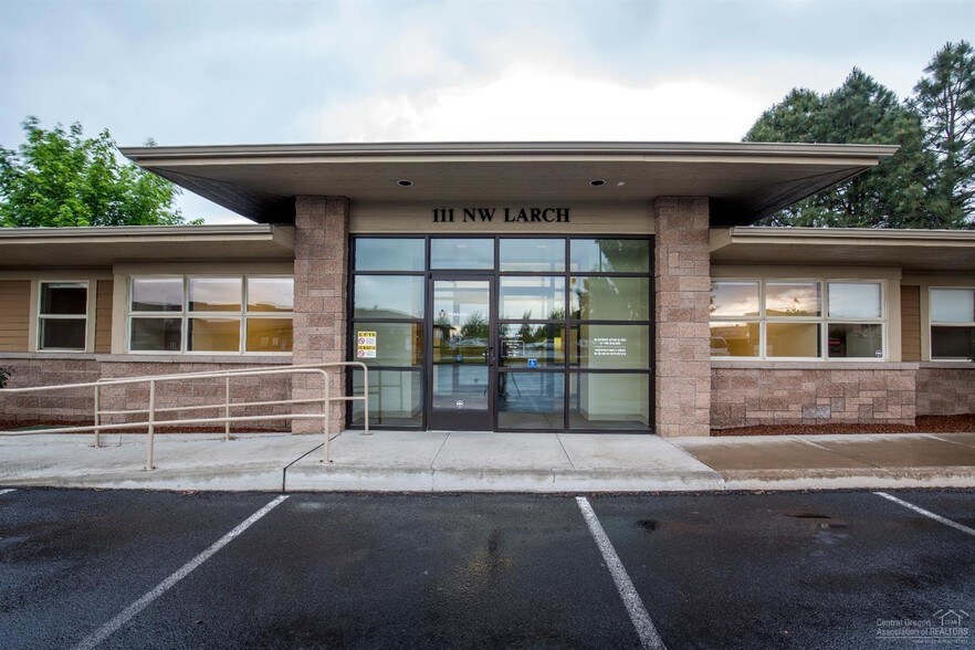 Primary Photo Of 111 NW Larch Ave, Redmond Office For Sale