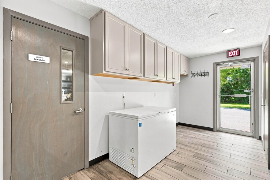 More Photos Of 7602 Kenya St, Jacksonville Specialty For Sale