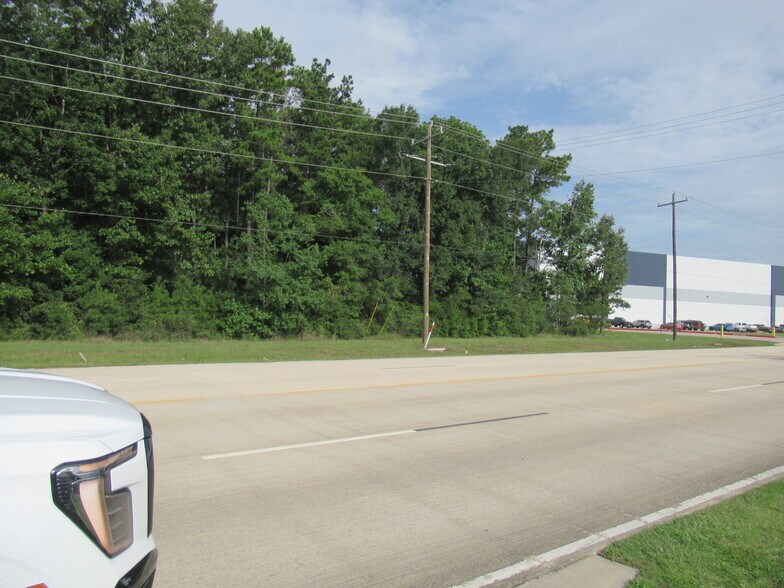 More Photos Of 943 Conroe Park West Dr, Conroe Land For Sale