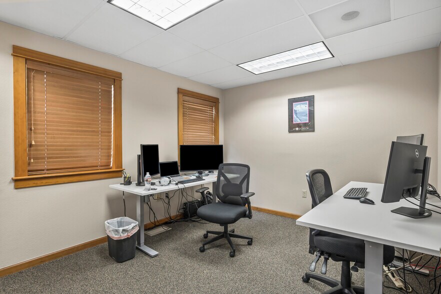 More Photos Of 796 SW Bradbury Way, Bend Office For Lease