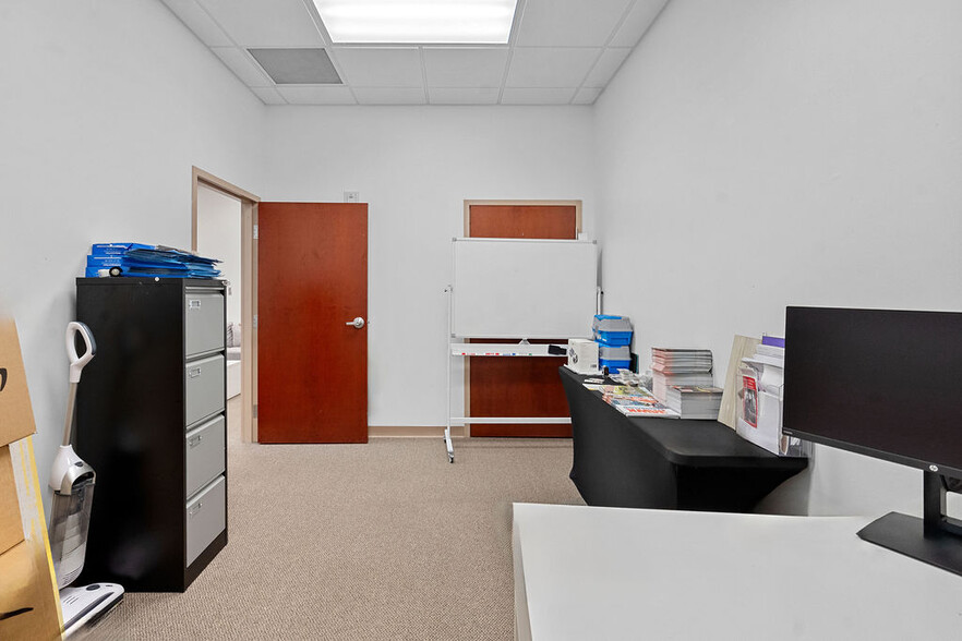 More Photos Of 7065 Westpointe Blvd, Orlando Loft Creative Space For Lease