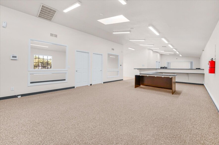 More Photos Of 324-330 Bullard Ave, Clovis Office For Sale