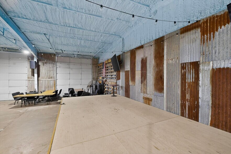 More Photos Of 700 E Main St, Richland Warehouse For Sale