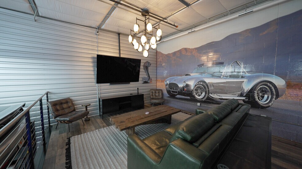 More Photos Of 105 Depot Dr, Belgrade Showroom For Sale