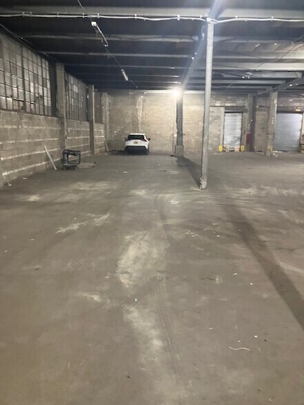More Photos Of 33-51 11th St, Long Island City Warehouse For Lease