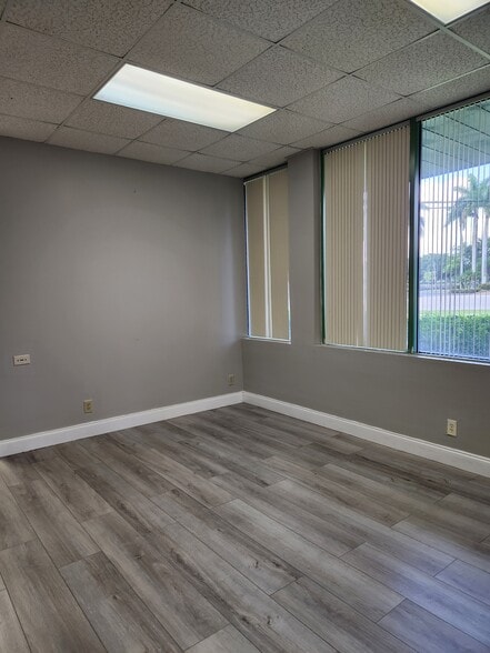 More Photos Of 5100 W Copans Rd, Margate Office For Lease