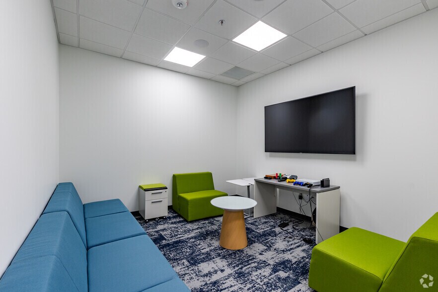 More Photos Of 4715 Data Ct, Orlando Office For Sale
