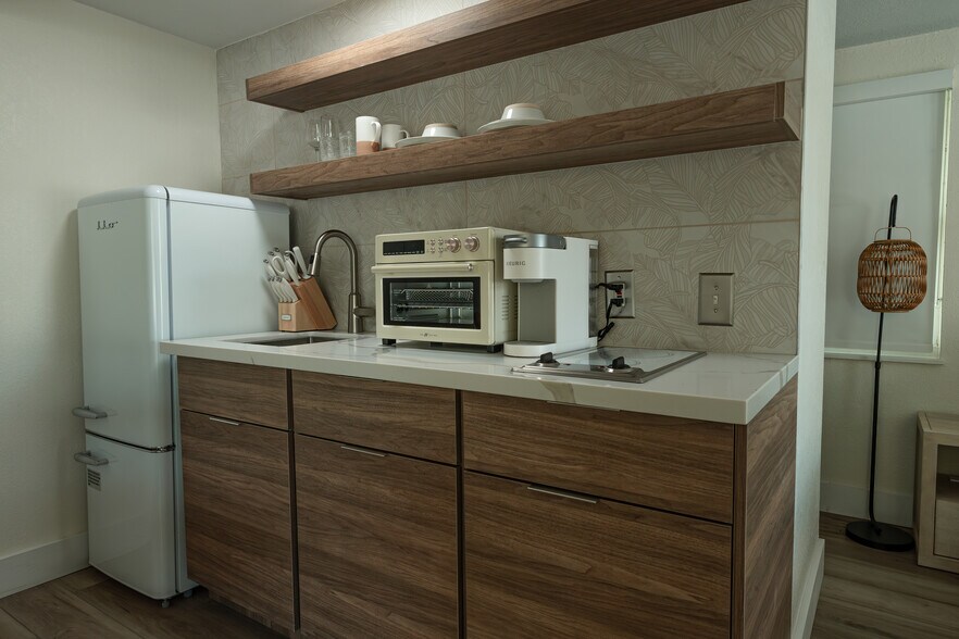 More Photos Of 2502 Tamarind Dr, Hutchinson Island Hotel For Sale