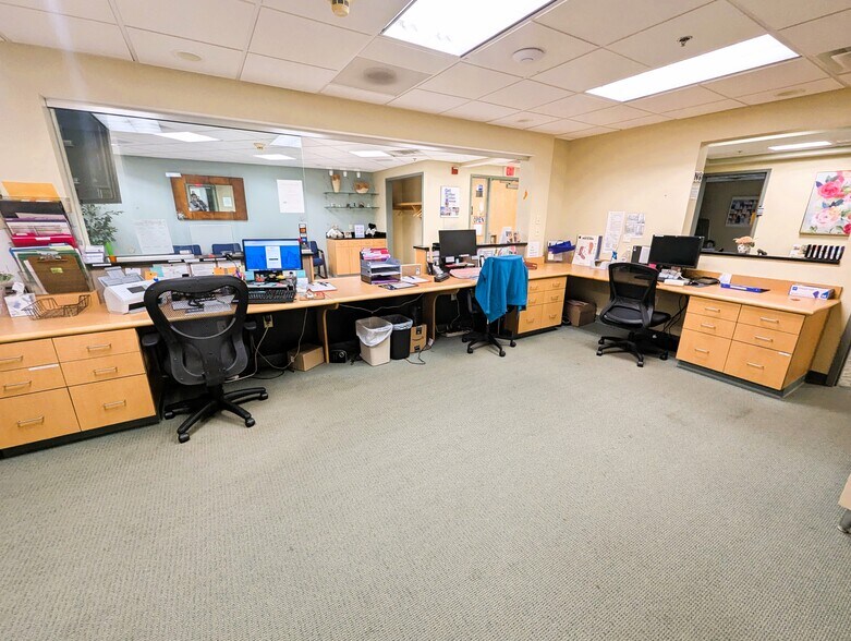 More Photos Of 1565 Main St, Tewksbury Medical For Sale