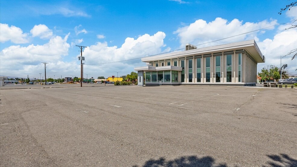 More Photos Of 2755 North Ave, Grand Junction Office For Sale