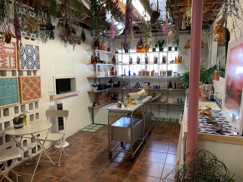 More Photos Of 2609 E Cesar Chavez St, Austin Restaurant For Lease