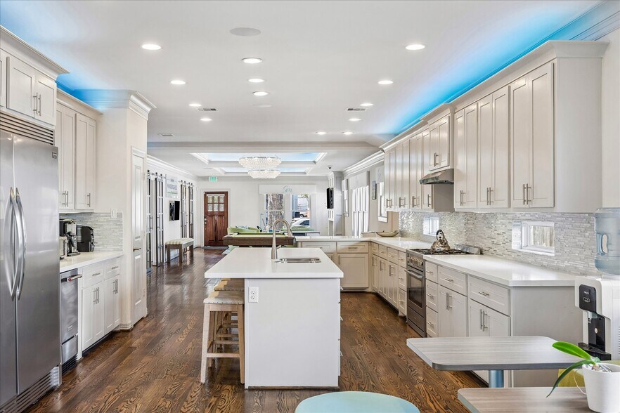 More Photos Of 638 Heights Blvd, Houston Office For Sale