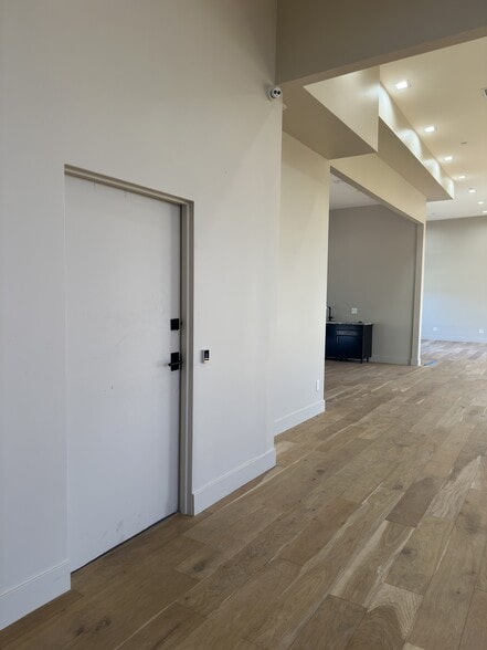 More Photos Of 8235 Santa Monica Blvd, West Hollywood Loft Creative Space For Lease