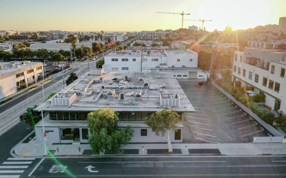 More Photos Of 1560 12th St, Santa Monica Loft Creative Space For Sale