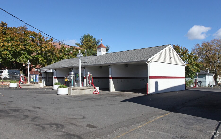 392 S Main St, New Britain, CT 06051 Carwash For Sale