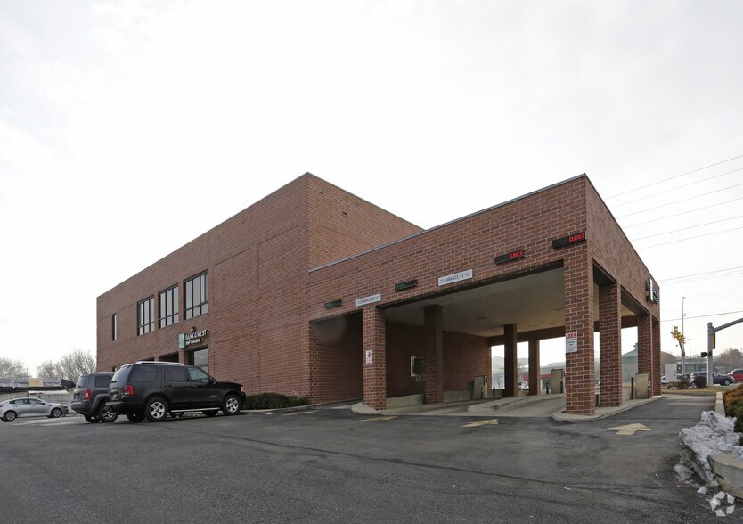 More Photos Of 140 W 9000 S, Sandy Bank For Lease