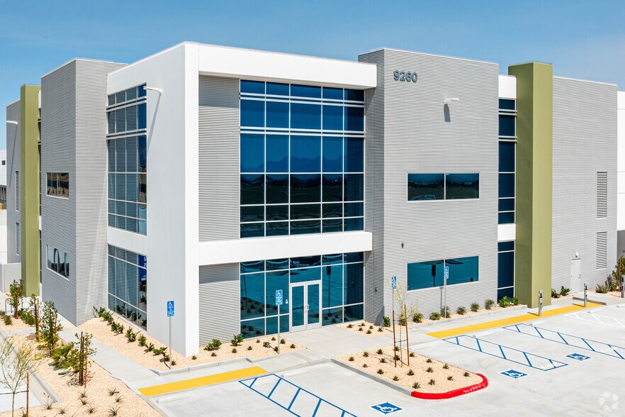 More Photos Of 9260 Mesa Linda St, Hesperia Distribution For Lease