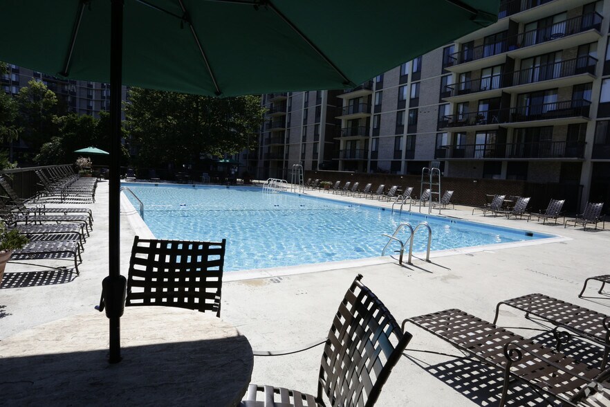 More Photos Of 1350 Beverly Rd, McLean Apartments For Lease