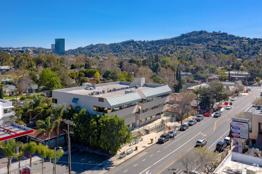 More Photos Of 4370 Tujunga Ave, Studio City Loft Creative Space For Lease