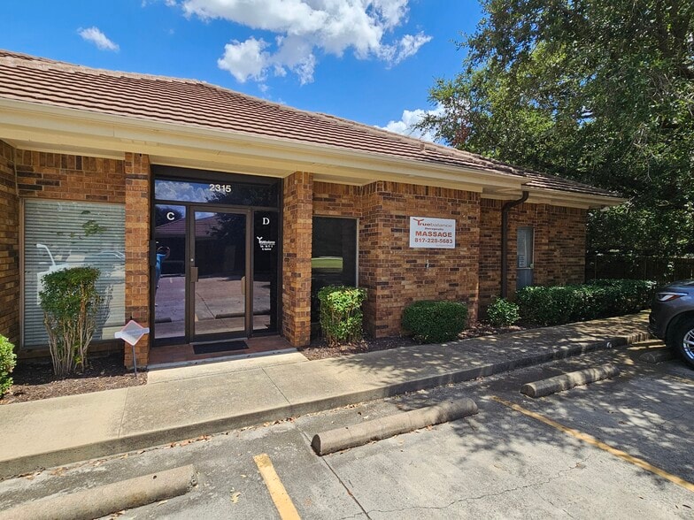 More Photos Of 2315 Roosevelt Dr, Arlington Office Residential For Sale