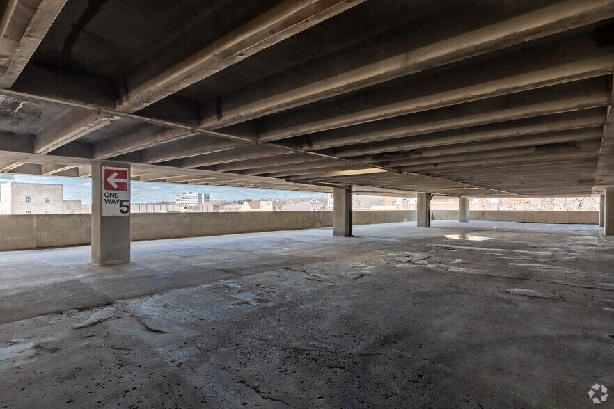 More Photos Of 222 NE Monroe St, Peoria Office For Sale
