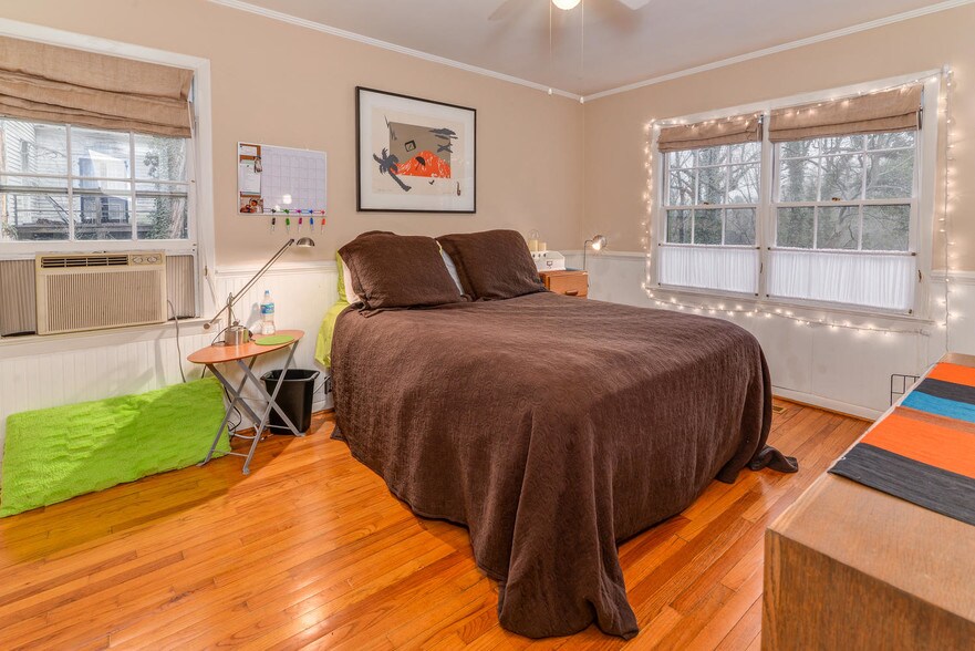 More Photos Of 145 Melrose Ave, Tryon Apartments For Sale