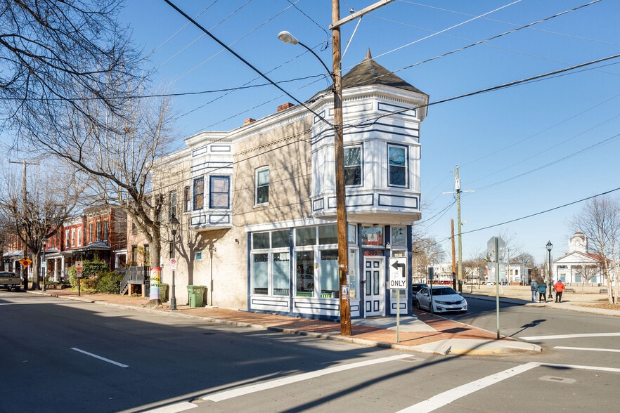 More Photos Of 300 W Clay St, Richmond Storefront Retail Residential For Lease