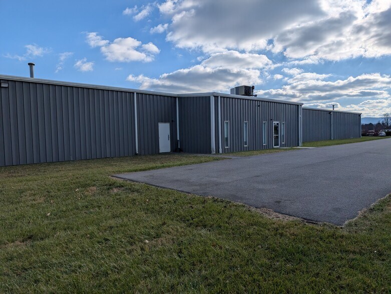 More Photos Of 4089 Pepperell Way, Dublin Manufacturing For Lease