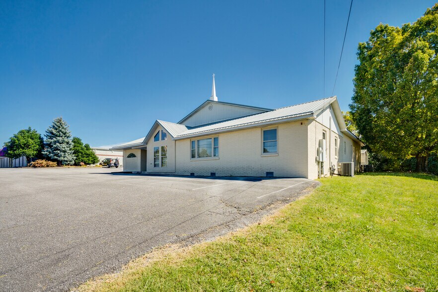 More Photos Of 200 High Point Dr, Johnson City Religious Facility For Lease