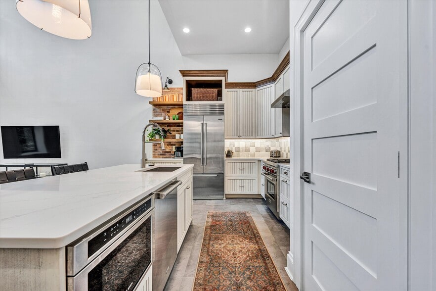 More Photos Of 109 Campbell Ave SW, Roanoke Apartments For Sale