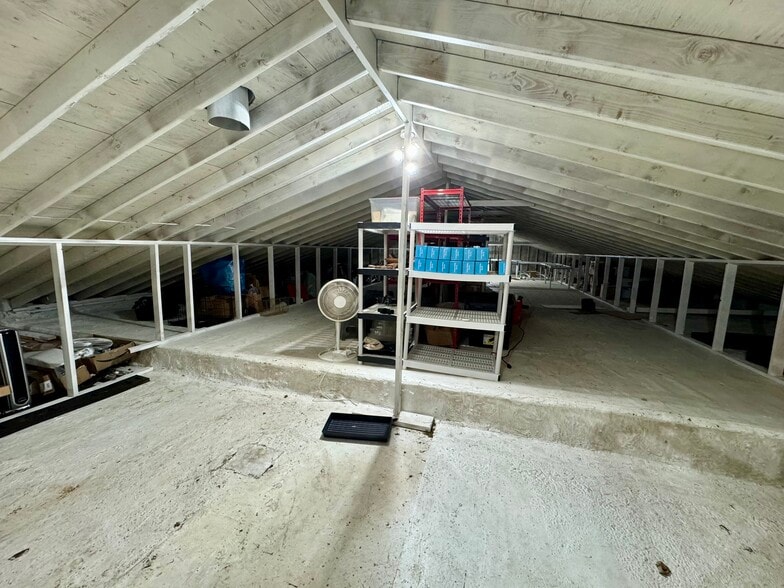 More Photos Of 2085 Clinton St, West Seneca Auto Repair For Sale