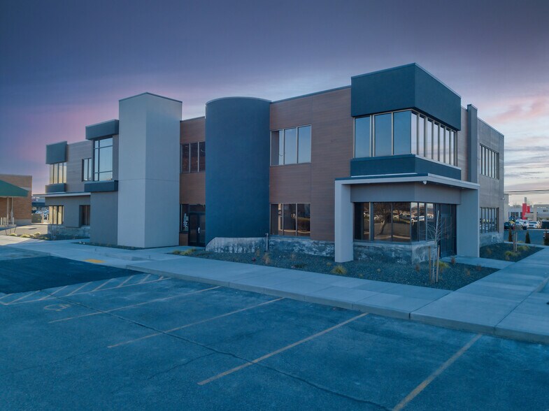 More Photos Of 2810 W Clearwater Rd, Kennewick Office For Sale