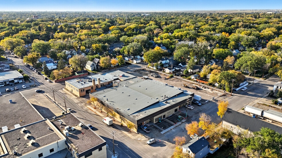 More Photos Of 324 24th St W, Saskatoon Office For Sale
