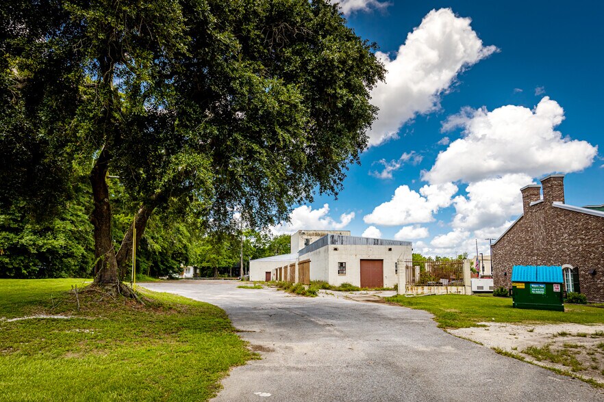 More Photos Of 4914 Main St, Moss Point Storefront For Sale