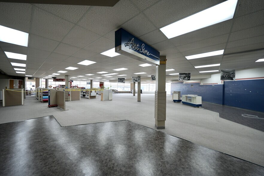 More Photos Of 310 E Chestnut Ave, Yakima Freestanding For Sale