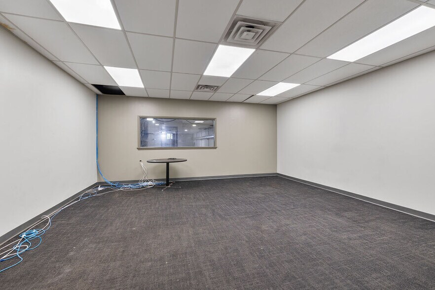 More Photos Of 73 Ramapo Valley Rd, Mahwah Warehouse For Lease