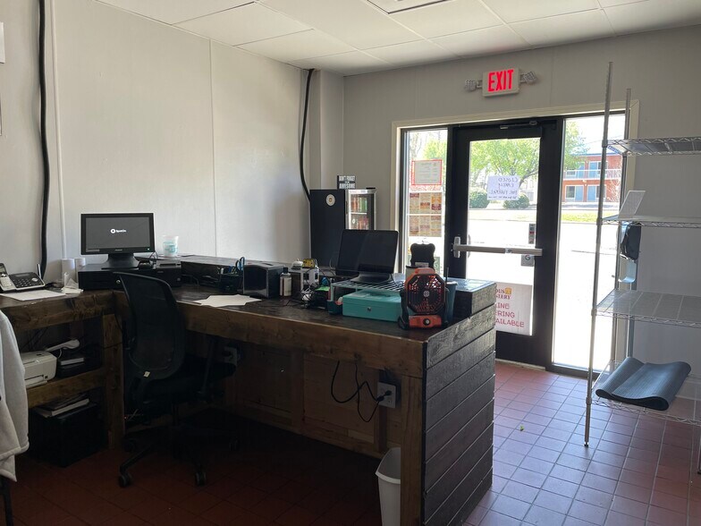 More Photos Of 7373 Comfort Inn Dr, Warrenton General Retail For Lease