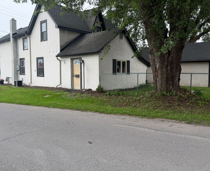 More Photos Of 616 Rideau St, Kemptville Office For Sale