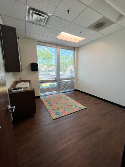 More Photos Of 9150 W Indian School Rd, Phoenix Medical For Sale