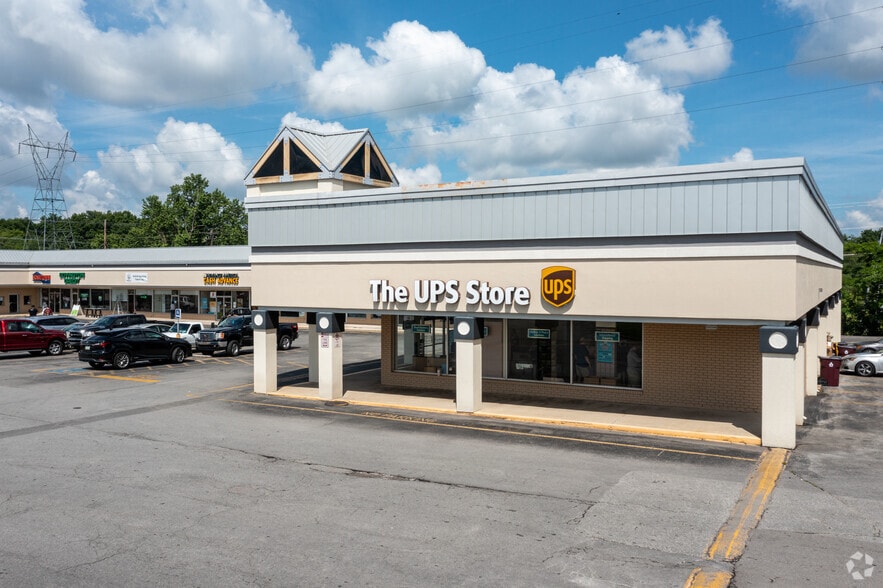 More Photos Of 126-256 S Calderwood St, Alcoa Unknown For Lease