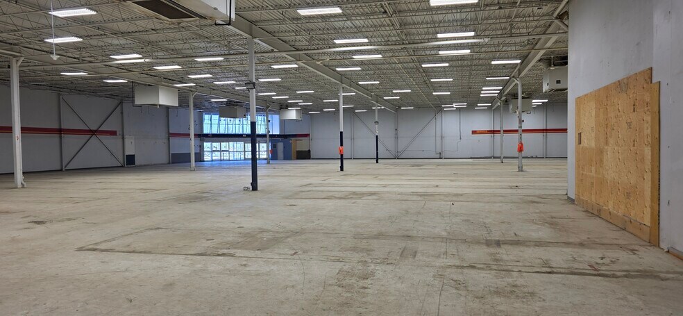 More Photos Of 260 Bell Blvd, Belleville Freestanding For Lease