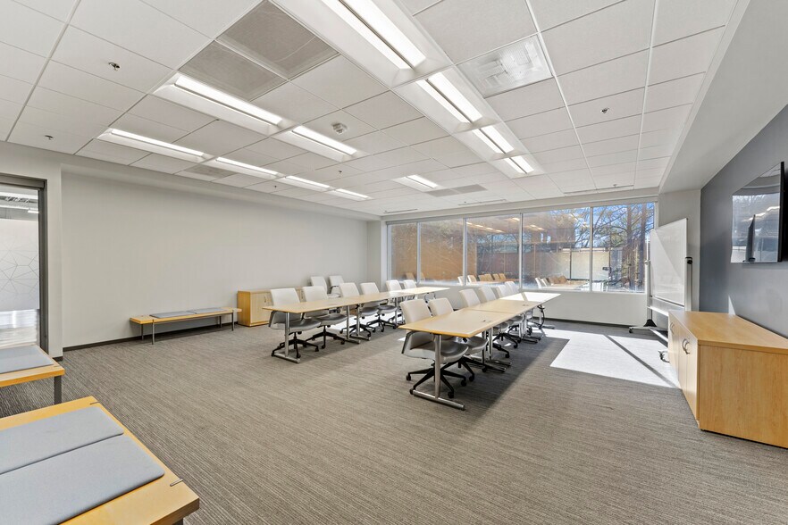 More Photos Of 5520 Capital Center Dr, Raleigh Office For Sale