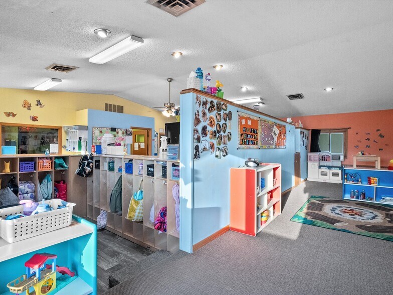 More Photos Of 1017 Laurel St, Marshfield Specialty For Sale